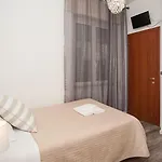 Magicfiverooms Guest house